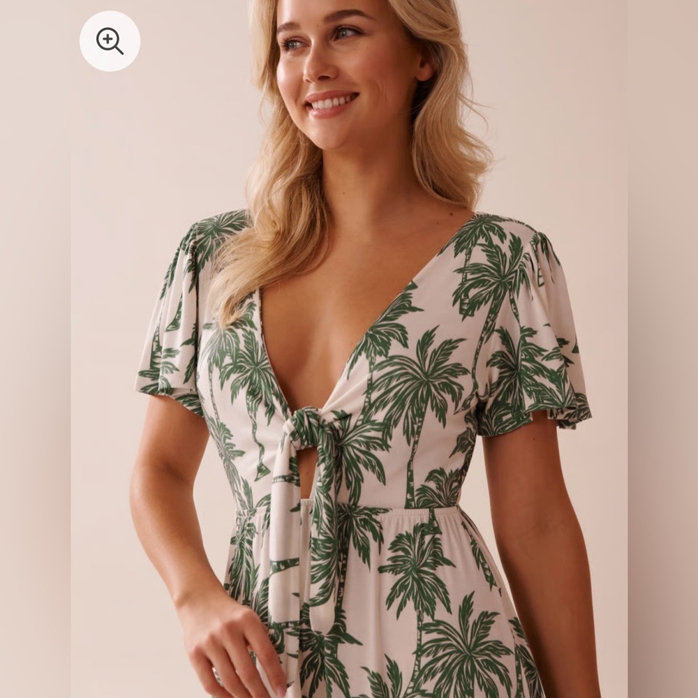 La Vie En Rose Crepe Short Sleeve Dress